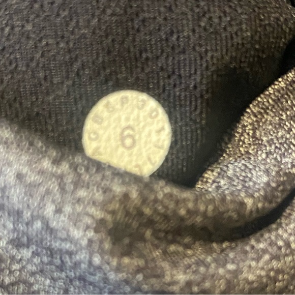 Lululemon Full On Luxtreme Squad Goals Crop (17") Heathered Black Size 6 EUC - Picture 6 of 6